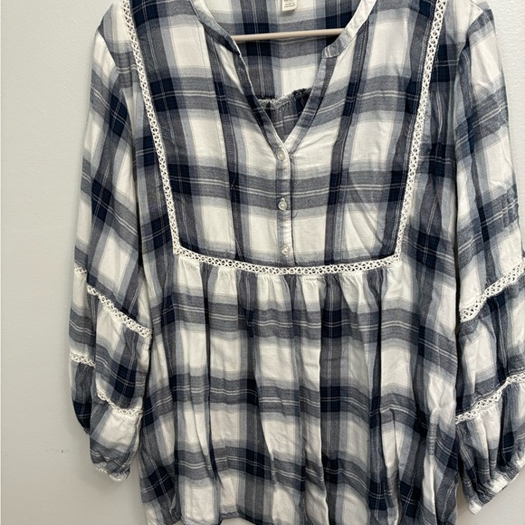 Cato Tops - Cato White & Navy Plaid Peasant Blouse with Lace Trim